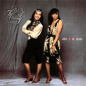 KTV女厕偷拍正面尿视频
