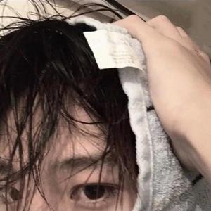 KTV女厕偷拍正面尿视频
