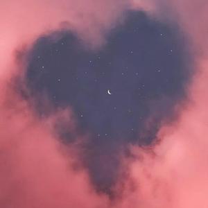 KTV女厕偷拍正面尿视频
