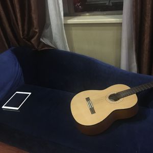 KTV女厕偷拍正面尿视频
